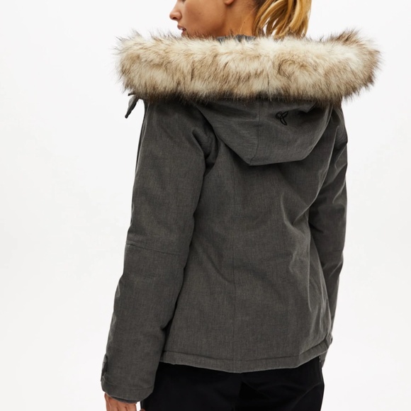 Aritzia Summit Short Parka - Picture 3 of 3
